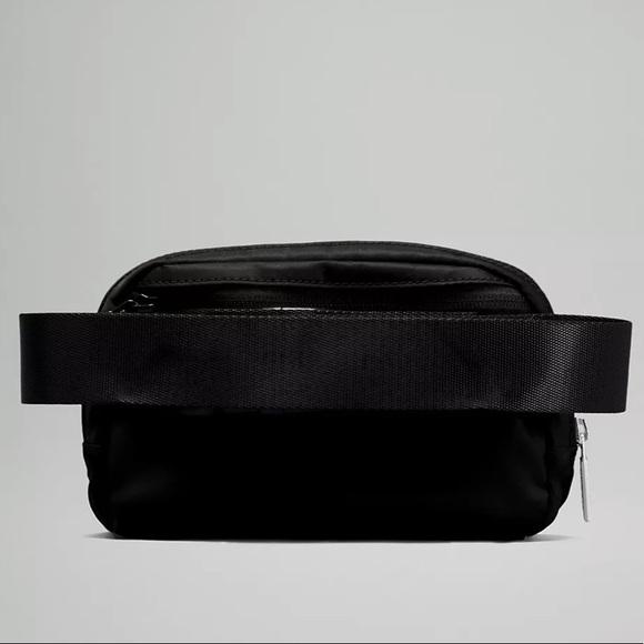 Luluemon Everywhere Belt Bag Black - Picture 4 of 4